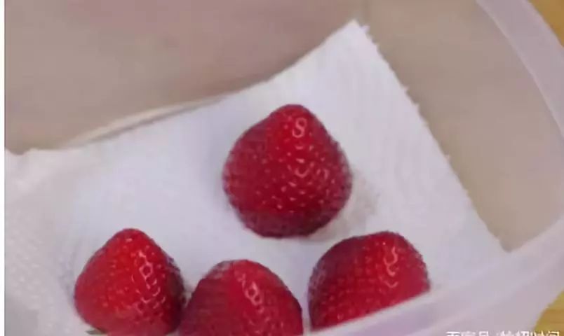 草莓怎么保存（草莓放好几天不坏为什么?）