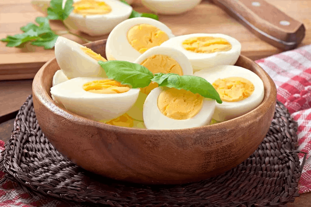 鸡蛋吃多了会怎么样（鸡蛋与心血管疾病有关吗）
