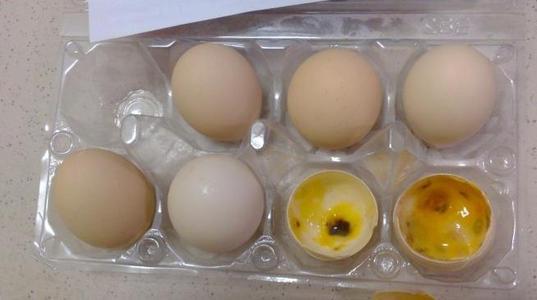 煮熟的鸡蛋常温能放几天（煮好的鸡蛋多久变质）